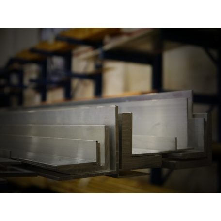 Alumínium L profil 25x25x2 mm - 2 méteres profilvég